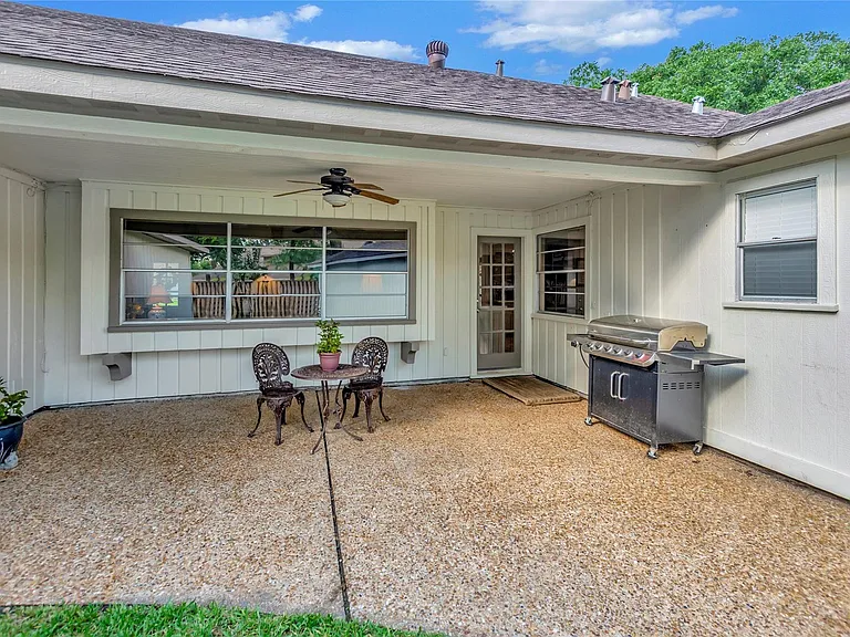 18623 Prince William Ln — Photo 38
