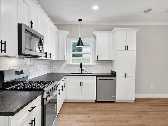 4th image of 4300 David St