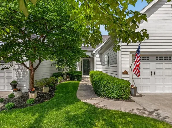 9657 Lime Stone Rd, Parkville, MO 64152