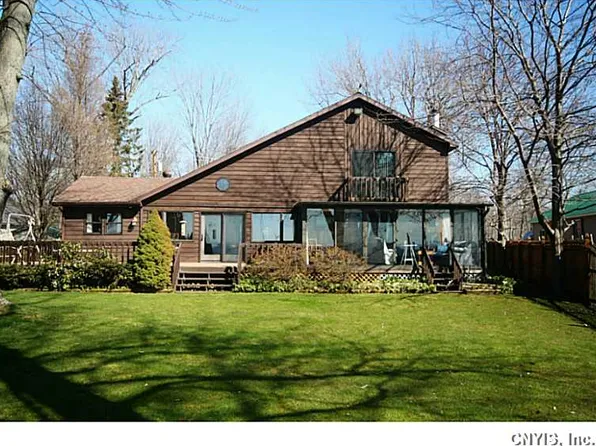 11 Lakeshore Dr, Constantia, NY 13044