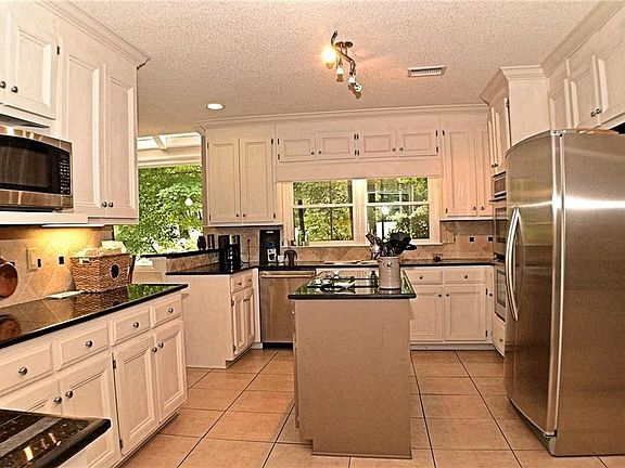 4th image of 10365 Amberside Ct