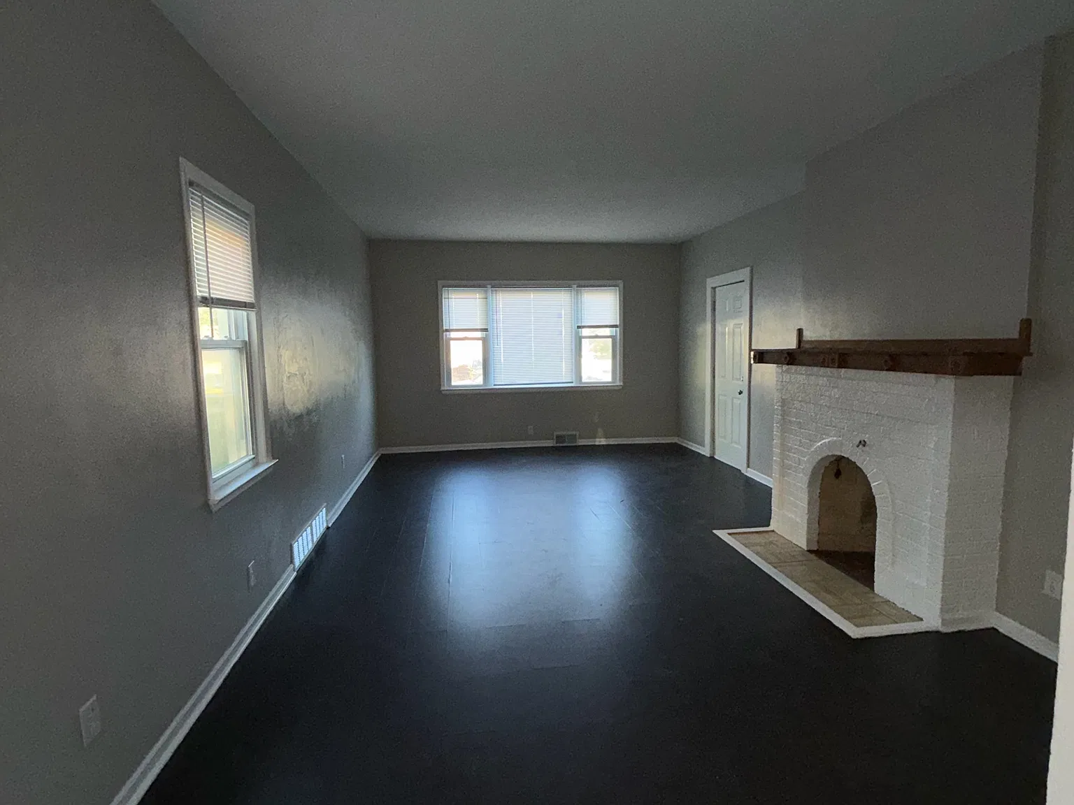 3 bed, 1400 sqft, $1,500 — Photo 2