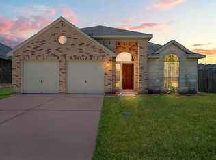 5047 Bay Ln, Bacliff, TX 77518