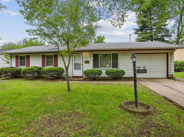 2111 E Country Squire Dr, Urbana, IL 61802