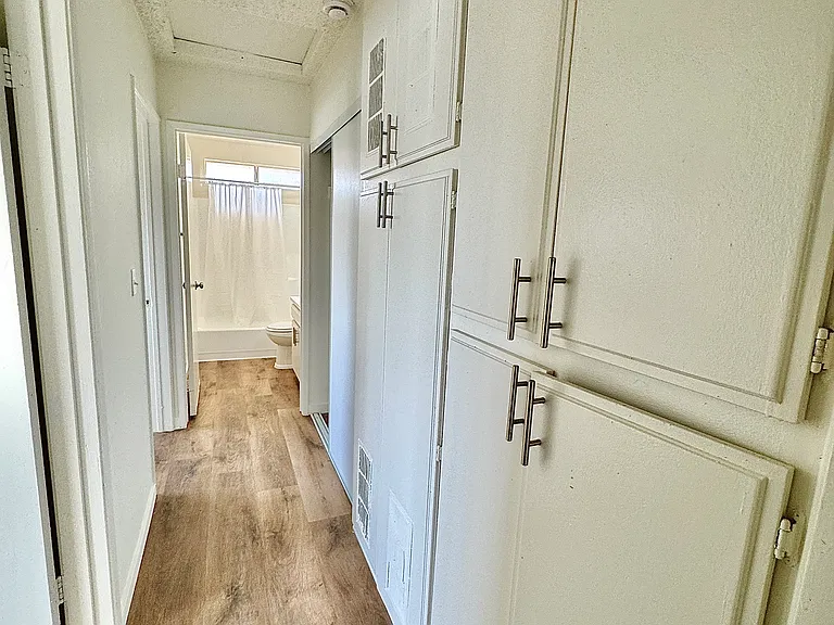 11200 Victory Blvd #9 — Photo 18