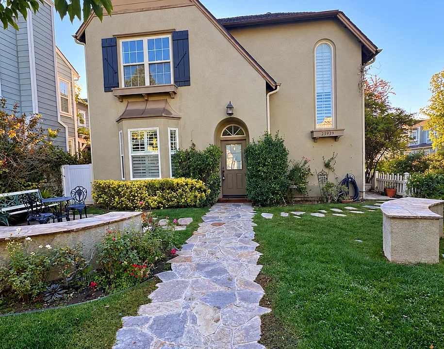 23939 Windward Ln
