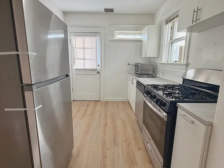 724 Heman Ave #2 — Photo 2