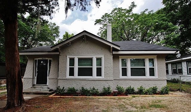 1st image of 1073 Lake Forest Blvd