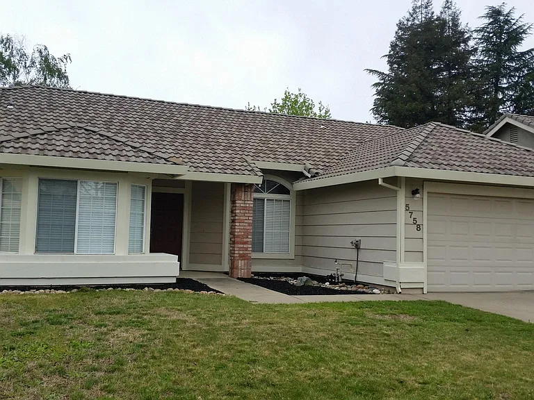 5758 Cobblestone Dr — Photo 1