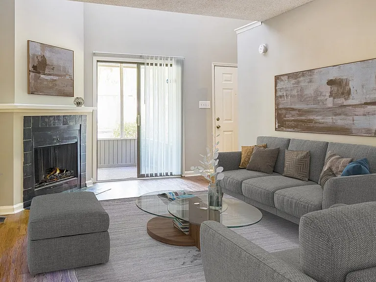 Greentree Apartments — Photo 1