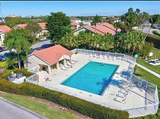 7707 Jewel Ln APT 202, Naples, FL 34109