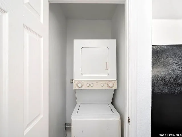 508 Randall Ave — Photo 11