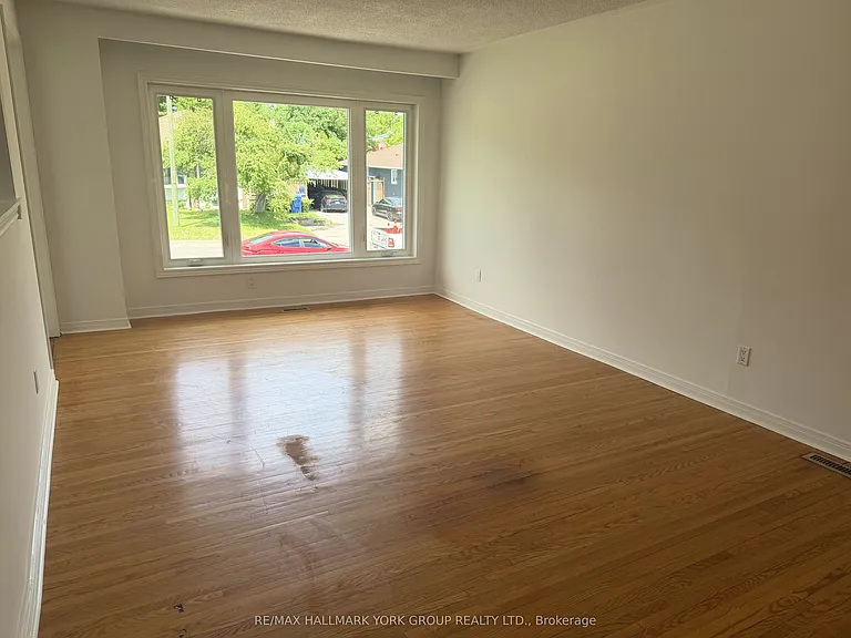 43 Walter Ave #UPPER — Photo 3
