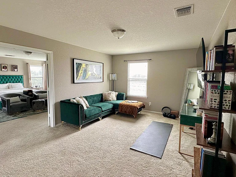 6402 Gerber Mdw — Photo 10