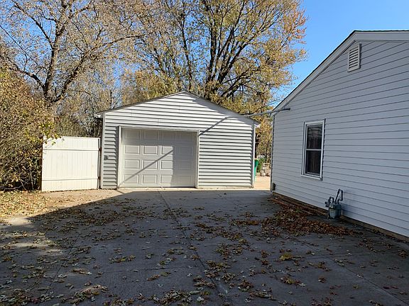 5th image of 1448 Hollycrest Cir
