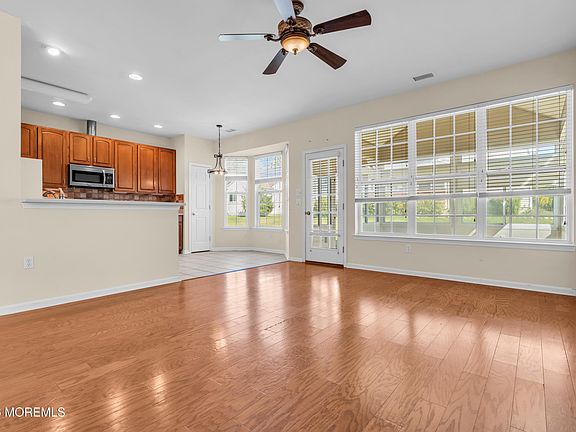 3rd image of 18 Hatteras Way