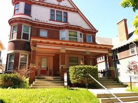 3113-15 W McKinley Blvd