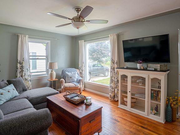 4th image of 942 Mayhew Wood Dr SE