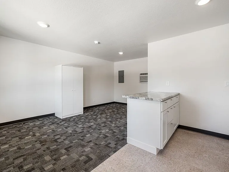 1145 Sherman St — Photo 4