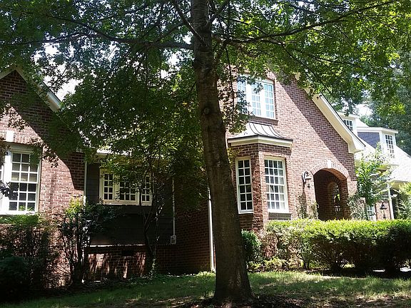 2nd image of 803 Birkdale Ct