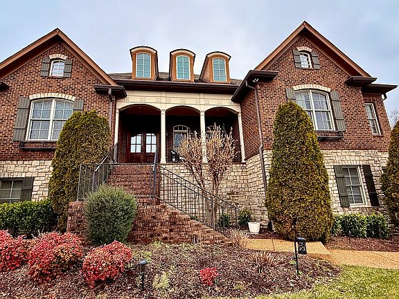 Front of House Closeup (Winter)