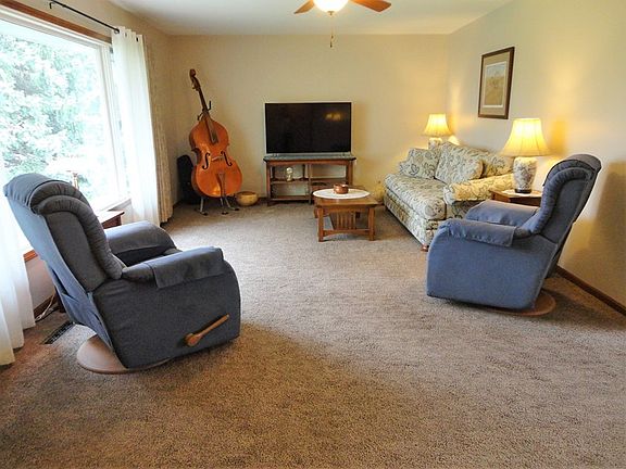 3rd image of 1701 Pine St