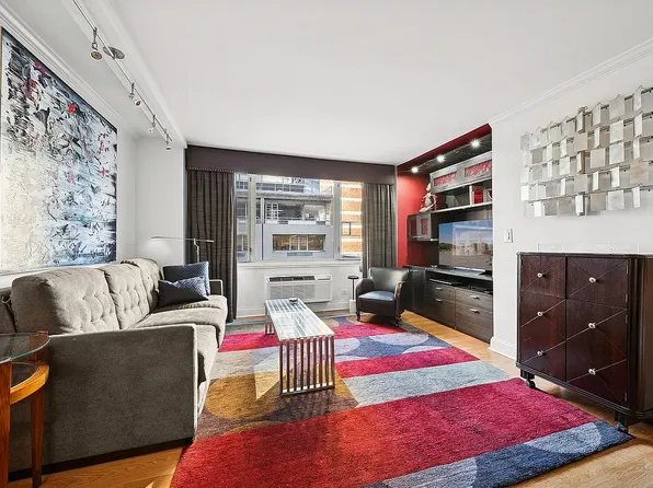 130 W 67th St APT 6A, Manhattan, NY 10023