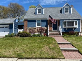 110 Slabey Ave, Malverne, NY 11565