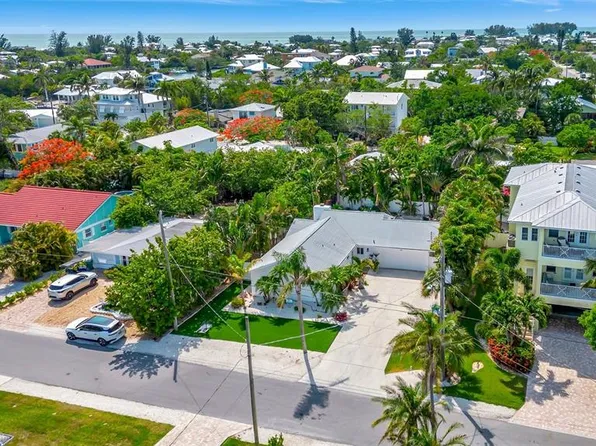 155 Crescent Dr, Anna Maria, FL 34216