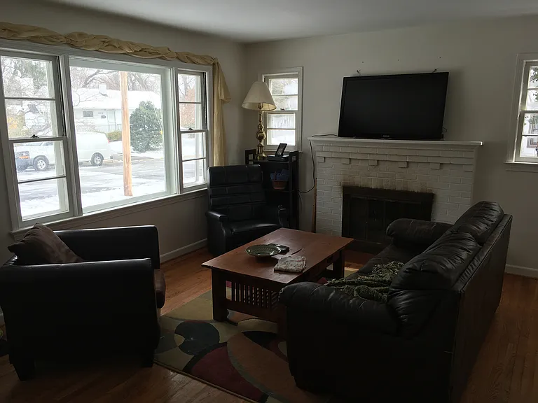 10217 Rodgers Rd — Photo 7