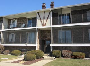 11327 S Roberts Rd APT F, Palos Hills, IL 60465