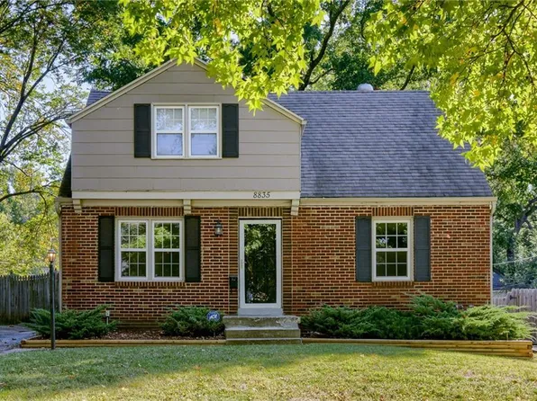 8835 Rainbow Ln, Kansas City, MO 64114