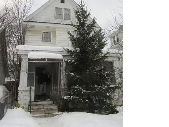 605 Valley Dr, Syracuse, NY 13207