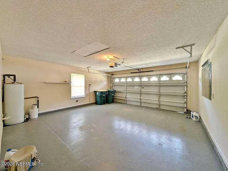 2413 Cedar Trace Dr W — Photo 24