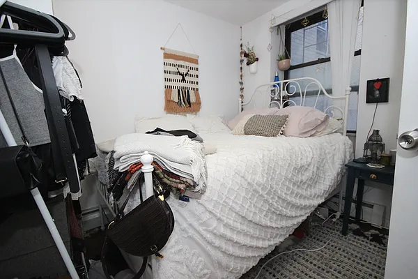 Rented by Compass | media 22