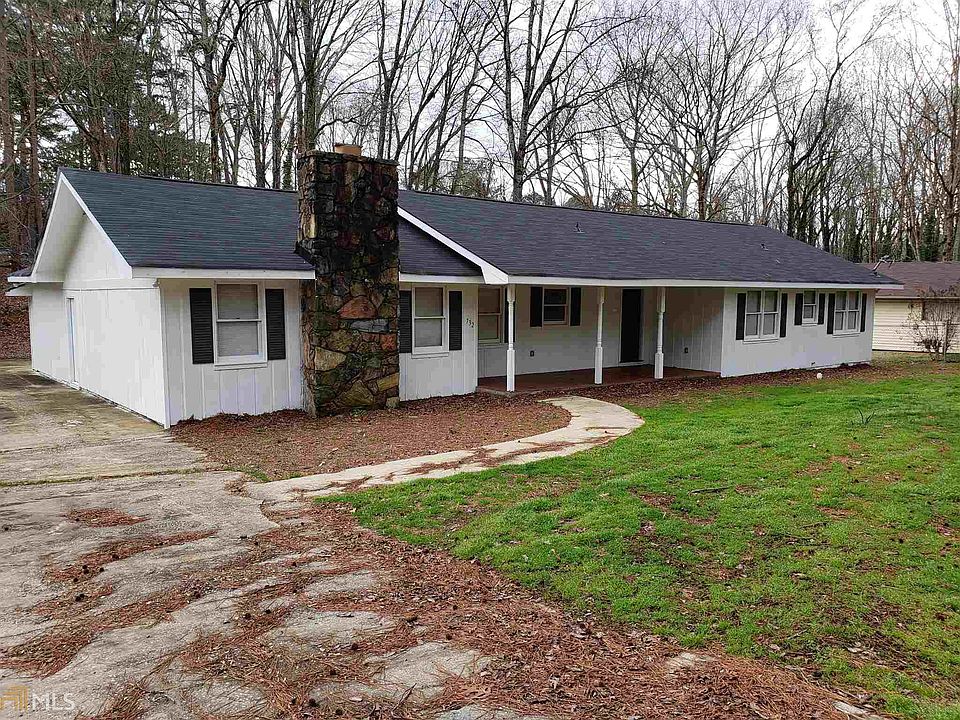 2nd image of 732 Maple Dr