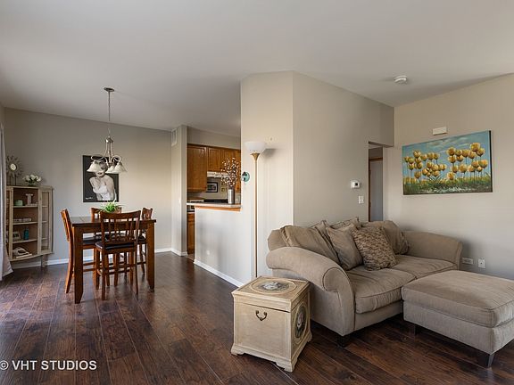 3rd image of 707 Baxter Ct