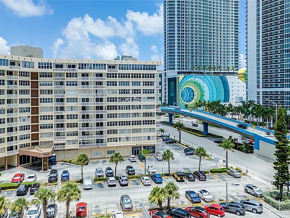4th image of 1825 S Ocean Dr APT 504