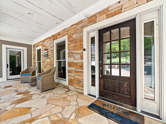 4th image of 1100 Turnberry Cir