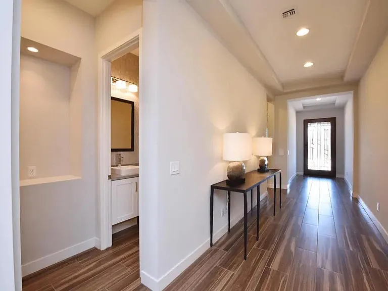 3126 E Cat Balue Dr — Photo 1