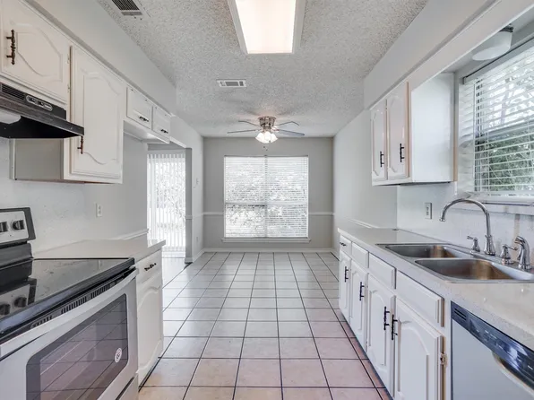 214 Tejas Dr, Glenn Heights, TX 75154