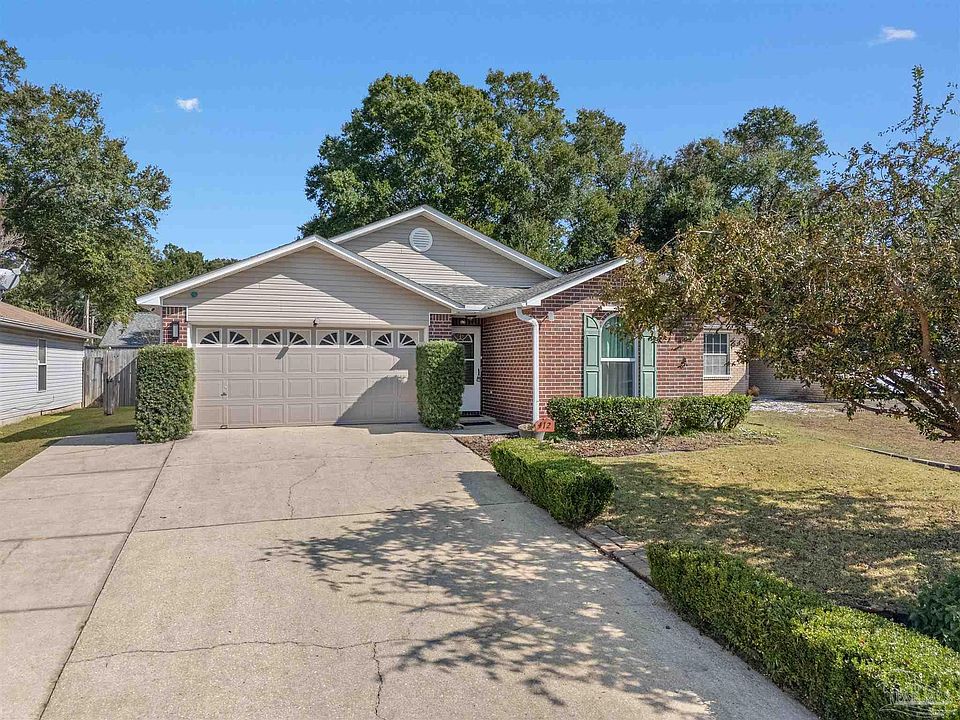 1st image of 412 Oak Leaf Ct