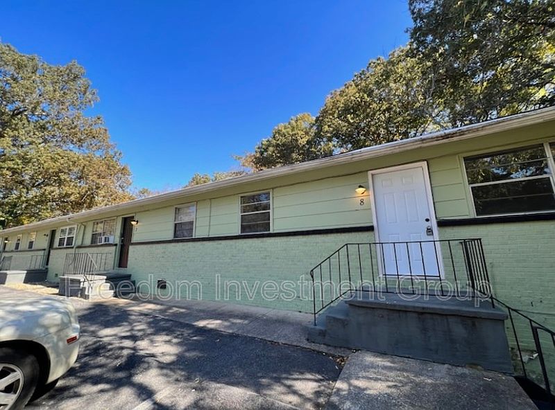 1st image of 2428 Belvedere Ave #4
