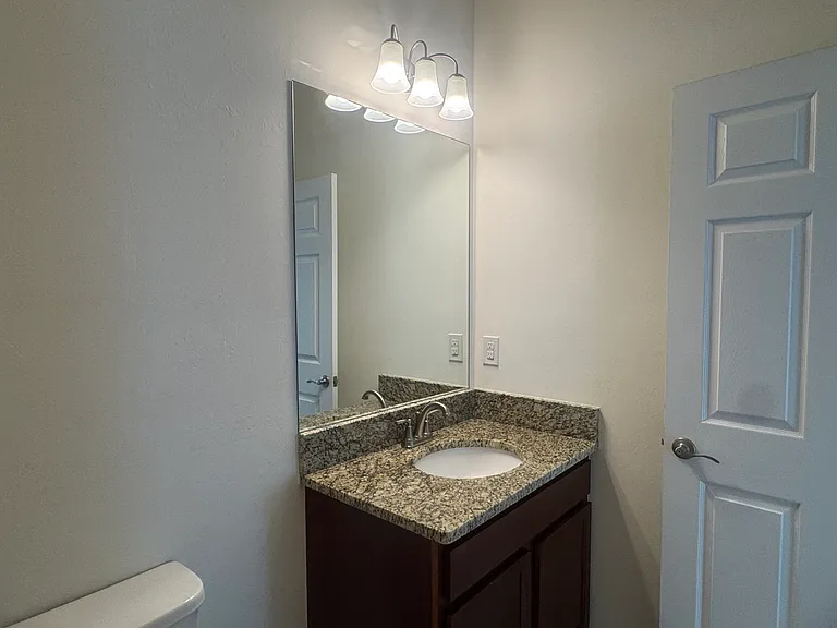 108 Boxwood Ln — Photo 17