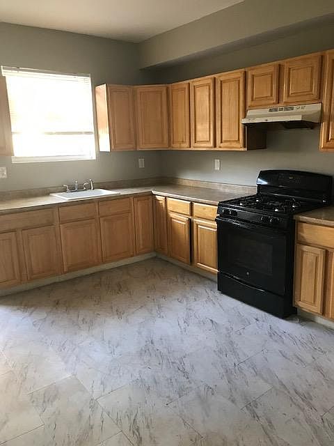 2nd image of 2402 Orleans St