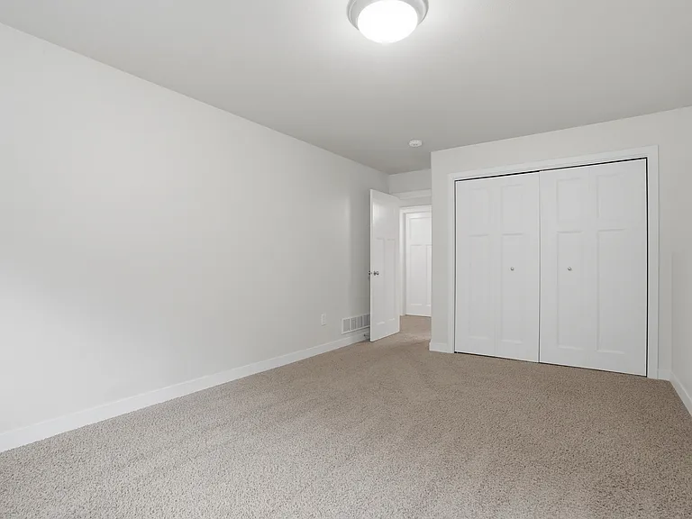 59 Whitechapel Dr — Photo 27