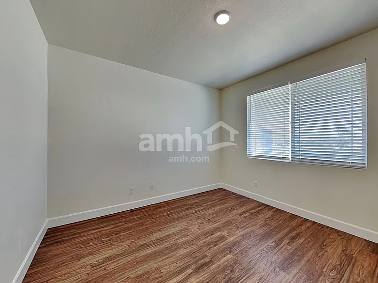 2705 W 3290 S — Photo 8