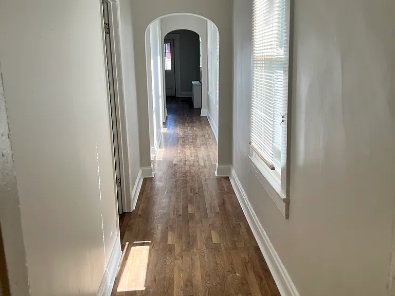 1311 Alberta St — Photo 4