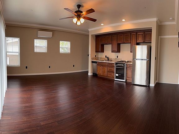 2nd image of 4738 Hillcrest Ave #B