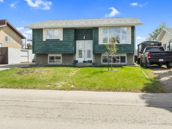 93 N Crawford St, Red Deer, AB T4P 2G4